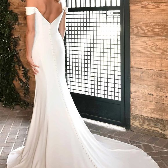 Wedding Dress- Essence of Australia D3457 - Picture 3 of 6